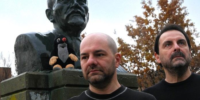 Offlaga-Disco-Pax-oggi-busto-di-Lenin-fotografia-di-Valeria-Cornia-696×527